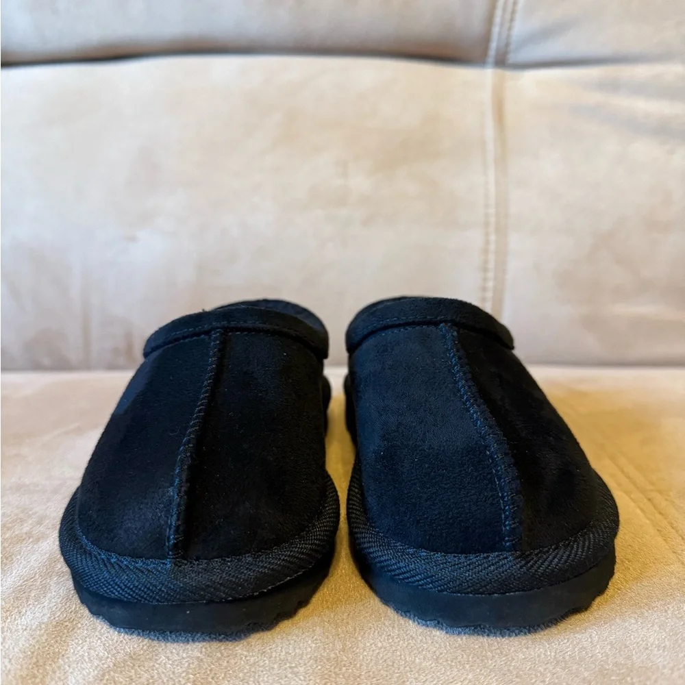 Cat & Jack NWOT Black Suede Size 8 Slippers